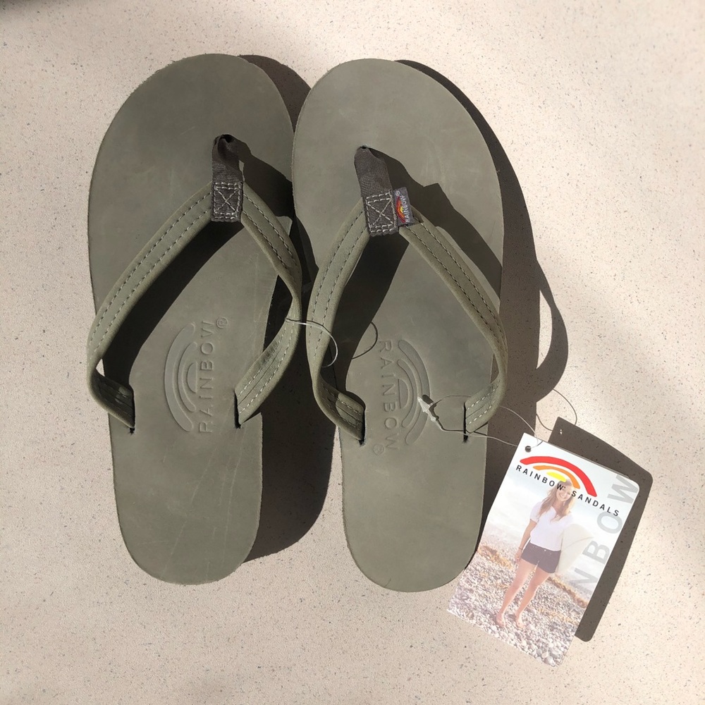 NWT Grey flip flops
